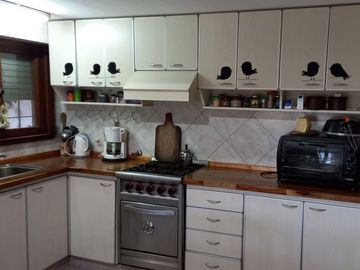 VENTA PH tipo casa con galpón excelente ubicación