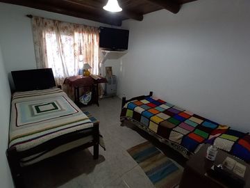 VENTA PH tipo casa con galpón excelente ubicación