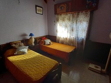 VENTA PH tipo casa con galpón excelente ubicación
