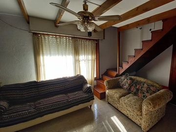 VENTA PH tipo casa con galpón excelente ubicación