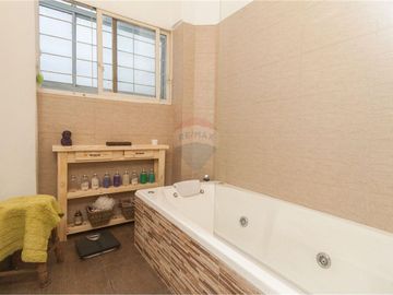 PH 3 AMBIENTES REFACCIONADO CON TERRAZA Y PARRILLA