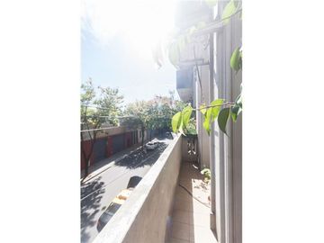 PH 3 AMBIENTES REFACCIONADO CON TERRAZA Y PARRILLA