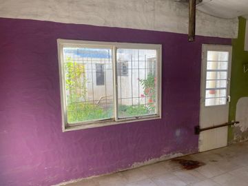 Vendo Casa ideal salón o deposito.