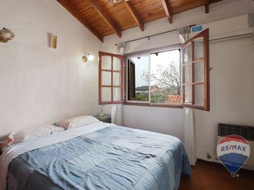 Venta - Casa en Lote doble con pileta. Aranajuez