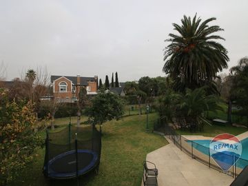 Venta - Casa en Lote doble con pileta. Aranajuez