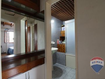 Venta - Casa en Lote doble con pileta. Aranajuez
