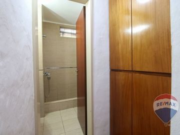 Venta - Casa en Lote doble con pileta. Aranajuez