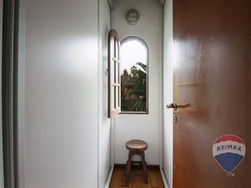Venta - Casa en Lote doble con pileta. Aranajuez