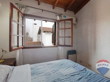 Venta - Casa en Lote doble con pileta. Aranajuez
