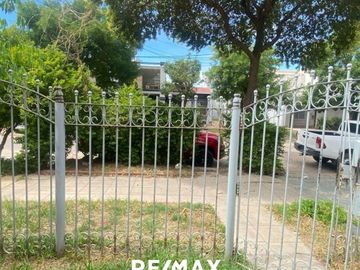 Casa en venta 3 dormitorios Barrio Los Troncos