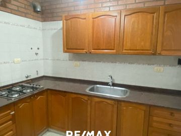 Casa en venta 3 dormitorios Barrio Los Troncos