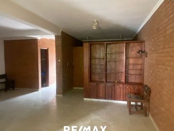 Casa en venta 3 dormitorios Barrio Los Troncos