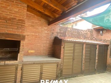 Casa en venta 3 dormitorios Barrio Los Troncos