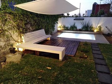 Casa en venta en Altozano, Morelia, con jardín y alberca