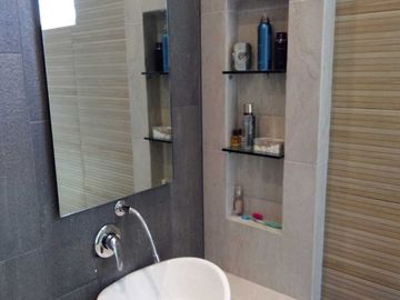 Casa en venta en Altozano, Morelia, con jardín y alberca