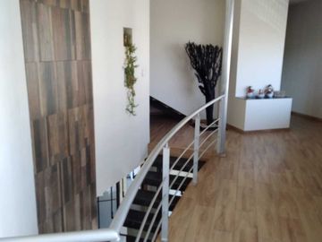 Casa en venta en Altozano, Morelia, con jardín y alberca