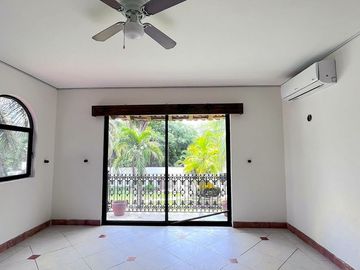 Casa Estilo Hacienda en Cancún – Techos de Bóveda, Alberca y Casa de Visitas