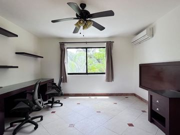 Casa Estilo Hacienda en Cancún – Techos de Bóveda, Alberca y Casa de Visitas