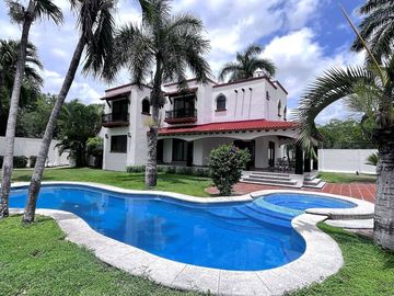 Casa Estilo Hacienda en Cancún – Techos de Bóveda, Alberca y Casa de Visitas