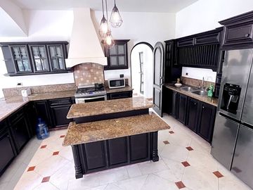 Casa Estilo Hacienda en Cancún – Techos de Bóveda, Alberca y Casa de Visitas