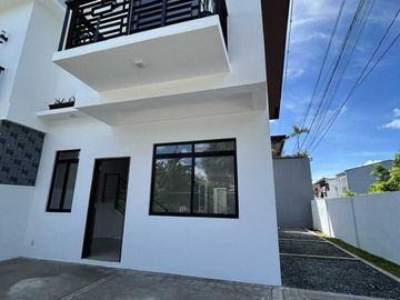 4-Bedroom Duplex House & Lot in Taytay