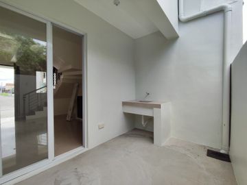3BR 2 Storey Townhouse FOR SALE in brgy Viente  Reales Valenzuela City KSA