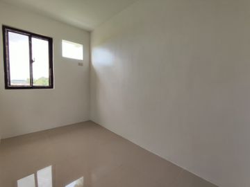 3BR 2 Storey Townhouse FOR SALE in brgy Viente  Reales Valenzuela City KSA