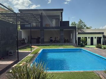 VENTA DE QUINTA EN SANTA ISABEL CADEREYTA