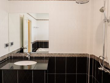 Luxury 3-Bedroom Pool Villa for Sale at Amorn Village