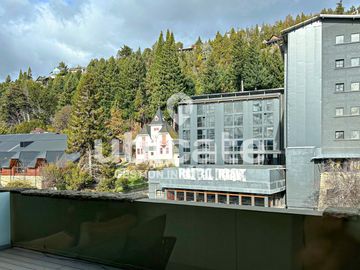 Monoambiente de categoría con terraza en Capitalinas Bariloche