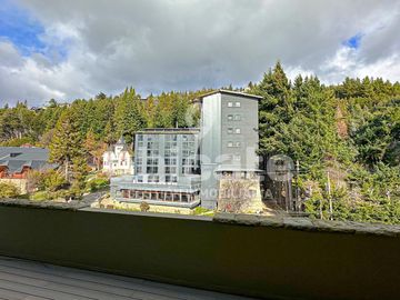 Monoambiente de categoría con terraza en Capitalinas Bariloche