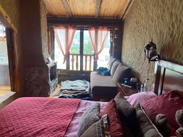 Casa en venta con área verde. Challuabamba
