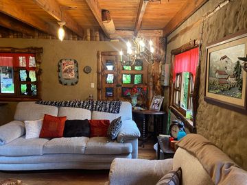 Casa en venta con área verde. Challuabamba