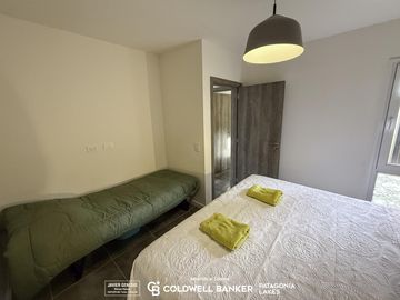 VENTA Departamento 42,15m2 deck   cochera El mercado Villa la Angostura