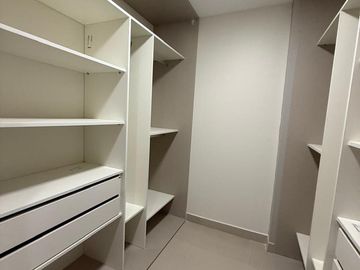Departamento  2 Dorm, Torre Vitrubio, Neuquen en Área Centro Oeste
