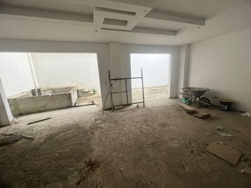 VENDEMOS CASA EN CONDOMINIO EN ALFAGUARA