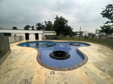 VENDEMOS CASA EN CONDOMINIO EN ALFAGUARA