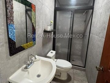 Casa en  Venta en Abdias Garcia Soto, Cuajimalpa de Morelos AH 25-3617