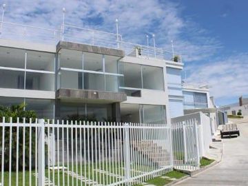 Casa en   Fraccionamiento Colinas del Lago, Tequesquitengo Morelos