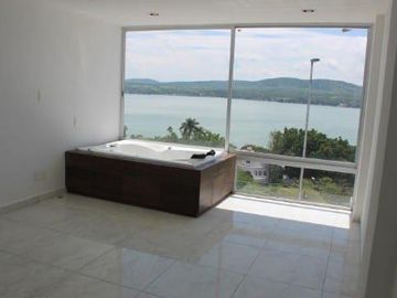 Casa en   Fraccionamiento Colinas del Lago, Tequesquitengo Morelos