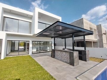 Casa en  venta en fraccionamiento Lomas de Cocoyoc, Morelos
