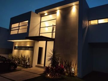 Casa en  venta en fraccionamiento Lomas de Cocoyoc, Morelos