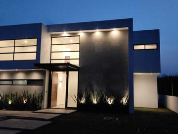 Casa en  venta en fraccionamiento Lomas de Cocoyoc, Morelos