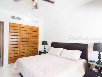 Grand Marina spacious 1 bedroom condo