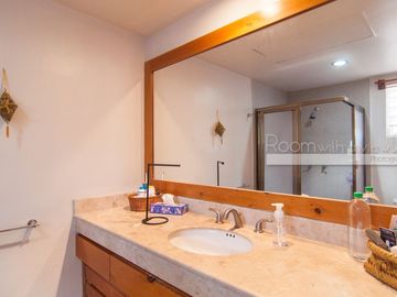 Grand Marina spacious 1 bedroom condo