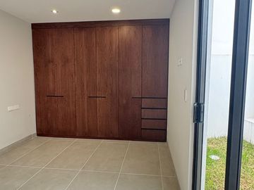 VENTA DE CASA EN LA ANTIGUA CEMENTERA, PUEBLA, 5 RECAMARAS, LUJO Y CONFORT