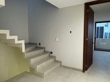 VENTA DE CASA EN LA ANTIGUA CEMENTERA, PUEBLA, 5 RECAMARAS, LUJO Y CONFORT