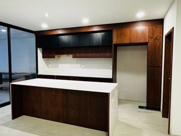 VENTA DE CASA EN LA ANTIGUA CEMENTERA, PUEBLA, 5 RECAMARAS, LUJO Y CONFORT