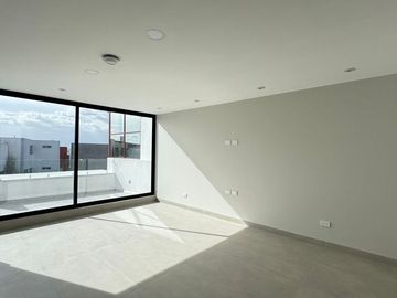 VENTA DE CASA EN LA ANTIGUA CEMENTERA, PUEBLA, 5 RECAMARAS, LUJO Y CONFORT