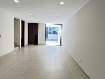 VENTA DE CASA EN LA ANTIGUA CEMENTERA, PUEBLA, 5 RECAMARAS, LUJO Y CONFORT